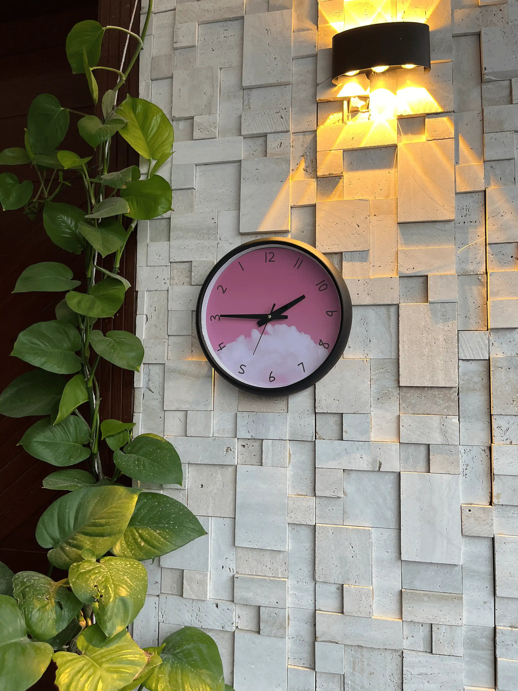 Daydream Dial reverse clock close up showing reversed numerals and unique dial design